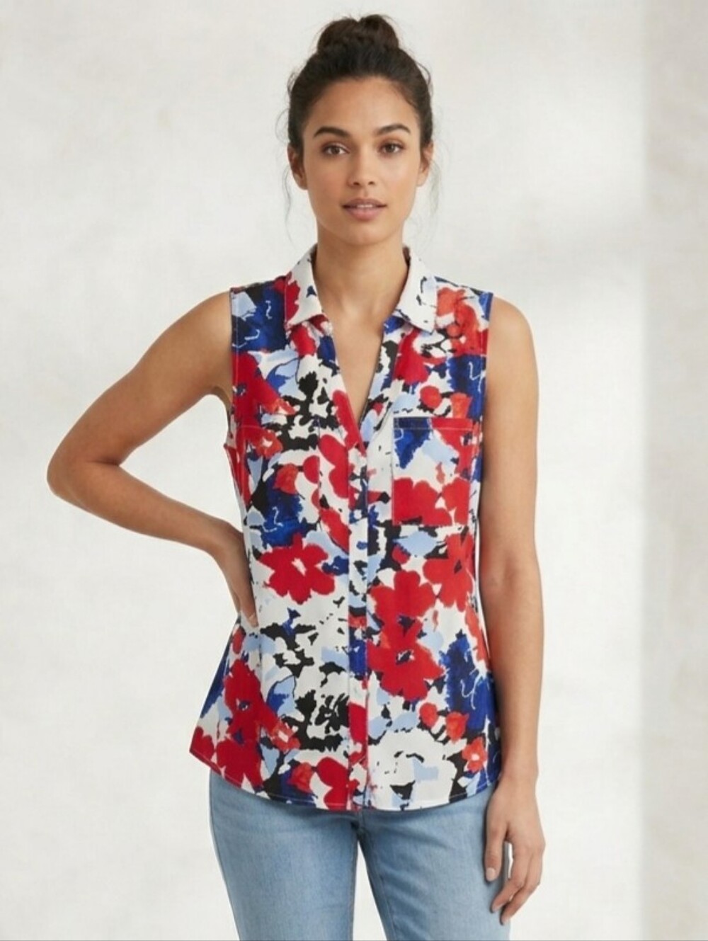 Ricki's Red, Blue & White Floral Sleeveless Button-Up Blouse suze M